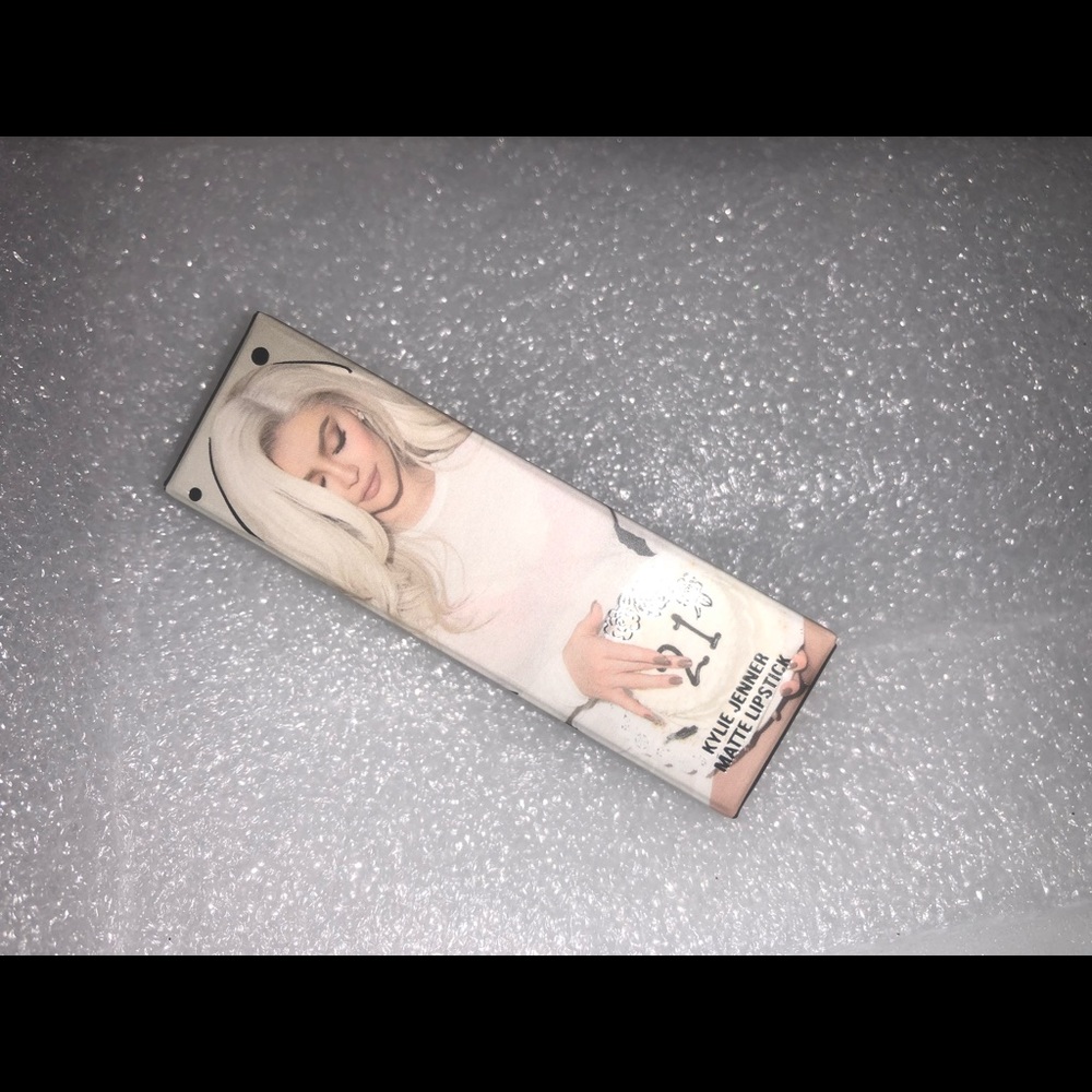 Kylie Cosmetics RAGER Matte Lipstick ππππΉ - Picture 5 of 6